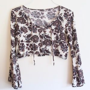 Cropped Boho Bell-sleeved Long Sleeve Shirt